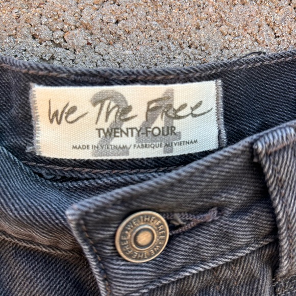 NWT Free People Makai Cutoff Distressed Shorts - Picture 3 of 10